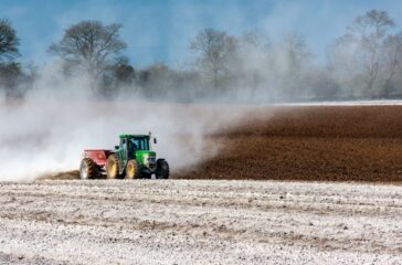 tractor-g71896be5d_1920