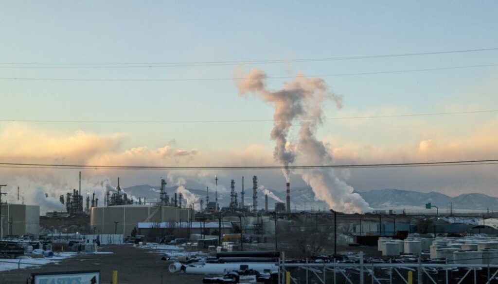Suncor refinery Denver Colorado (1)