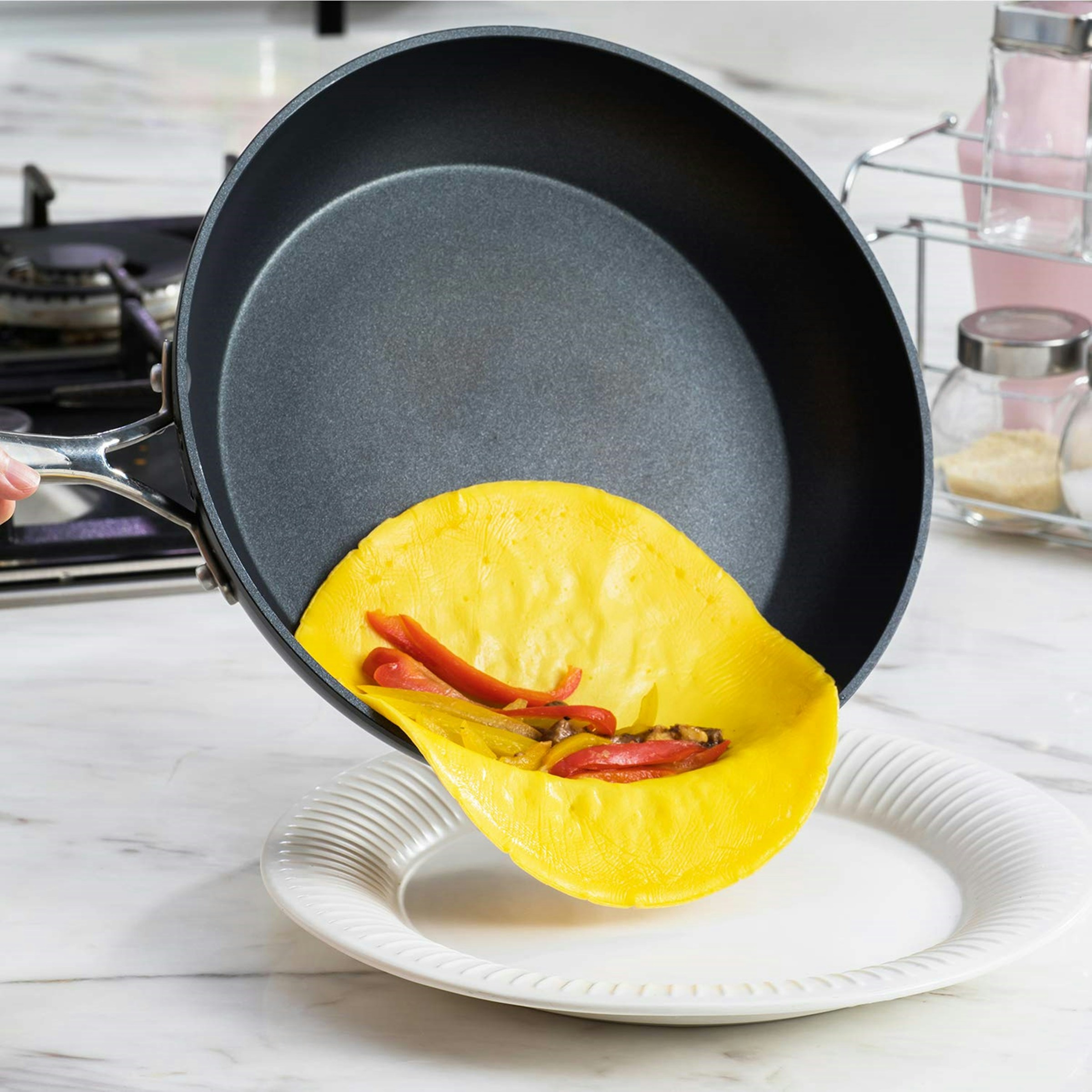 Industry, environmental groups spar over California bill to ban PFAS in cookware