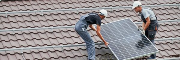 getty-images-2d_ReXUzgoU-unsplash installing rooftop solar panels