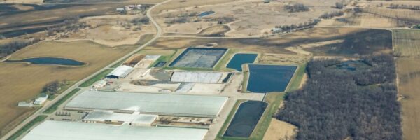 amelia-bates-bC-09TjW3dU-unsplash Aerial view of Rosendale Dairy, a CAFO (concentrated animal feeding operation) in Rosendale, Wisconsin.