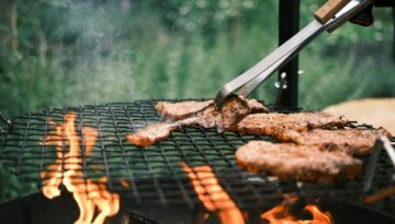 Grilling meat